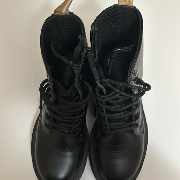 Doc Martin black platform boots - Picture 4 of 8
